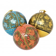 Large 3" Papier-mâché Bauble - Chinar 3 Leaf on Black - Assorted Large 3" Papier-mâché Bauble - Chinar 3 Leaf on Black - Assorted